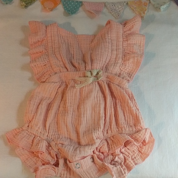 🍑 peach romper 🍑 - Picture 2 of 4